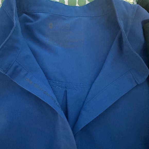 Bundle Deal 💰 FIGS Rafaela Oversized Scrub Tops XL – Royal Blue + Forest Green - Picture 5 of 5
